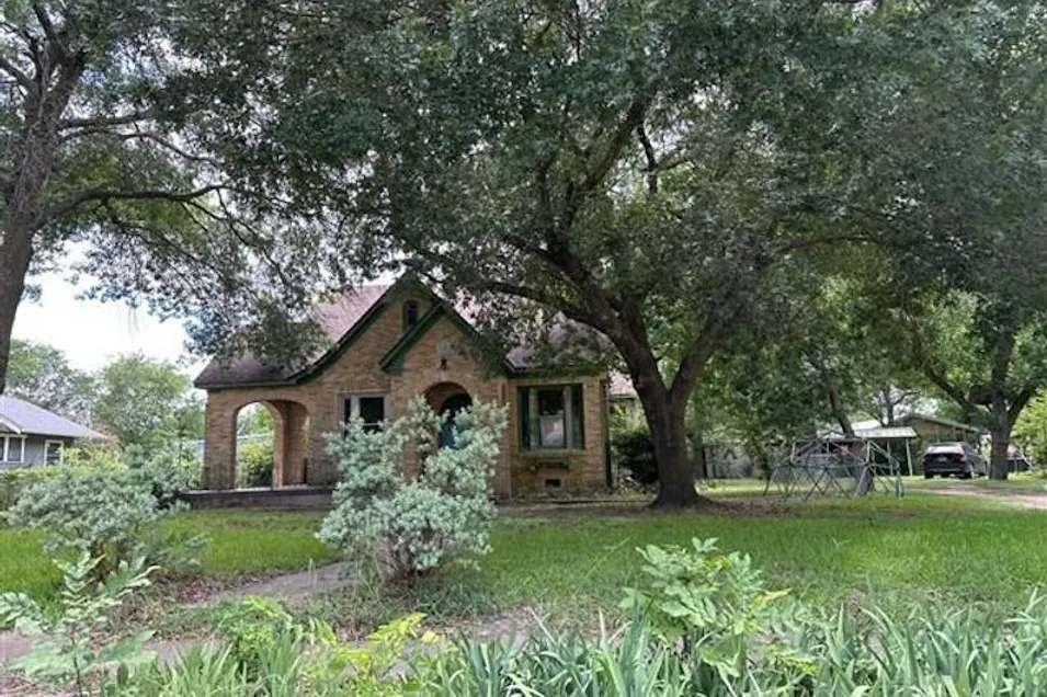 205 South Ward St Italy, TX 76651, Ellis County