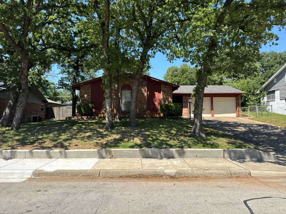 1600 Barron Ln Fort Worth, TX 76112, Tarrant County