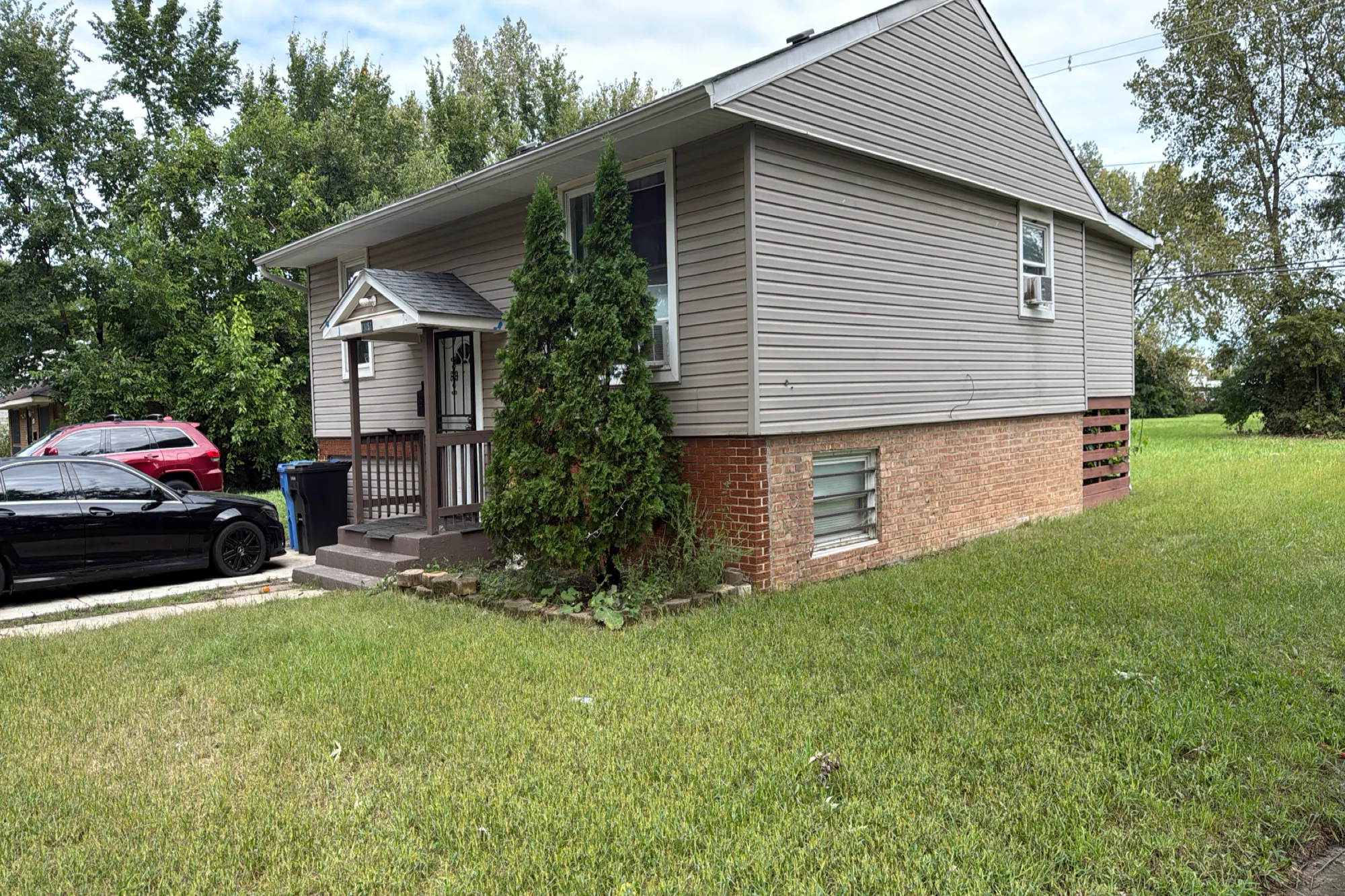 Eberhart Ave, Chicago, IL 60827 #1