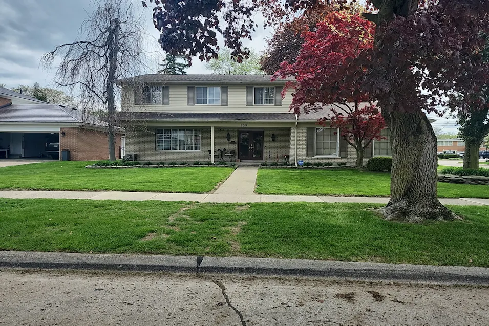 659n Brys Dr Grosse Pointe Woods, MI 48236, Wayne County