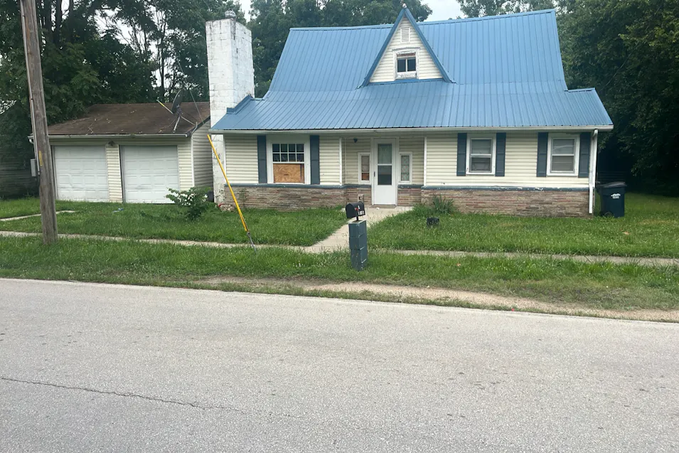 623 N Locust St Buffalo, MO 65622, Dallas County
