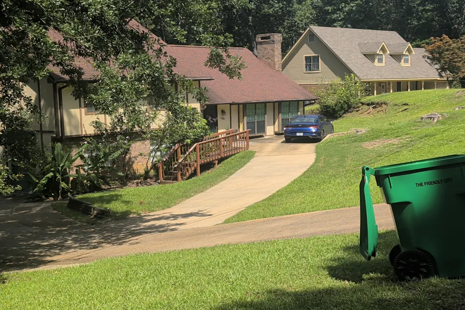 100 Hunters Hollow Columbus, MS 39705, Lowndes County