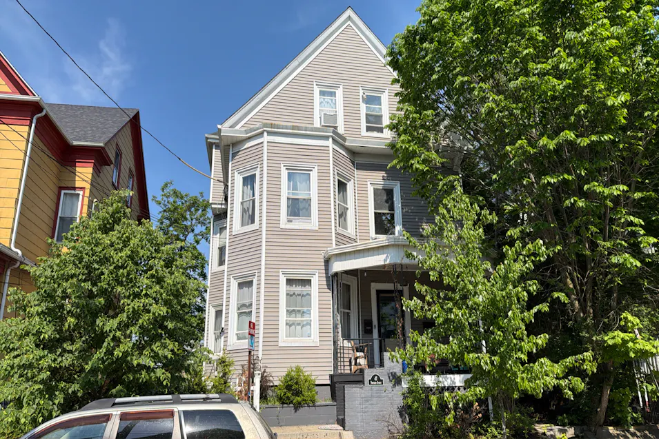 47 Vineyard Street Providence, RI 02907, Providence County