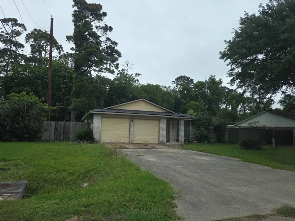 9911 Forest Hollow Dr Baytown, TX 77521, Harris County