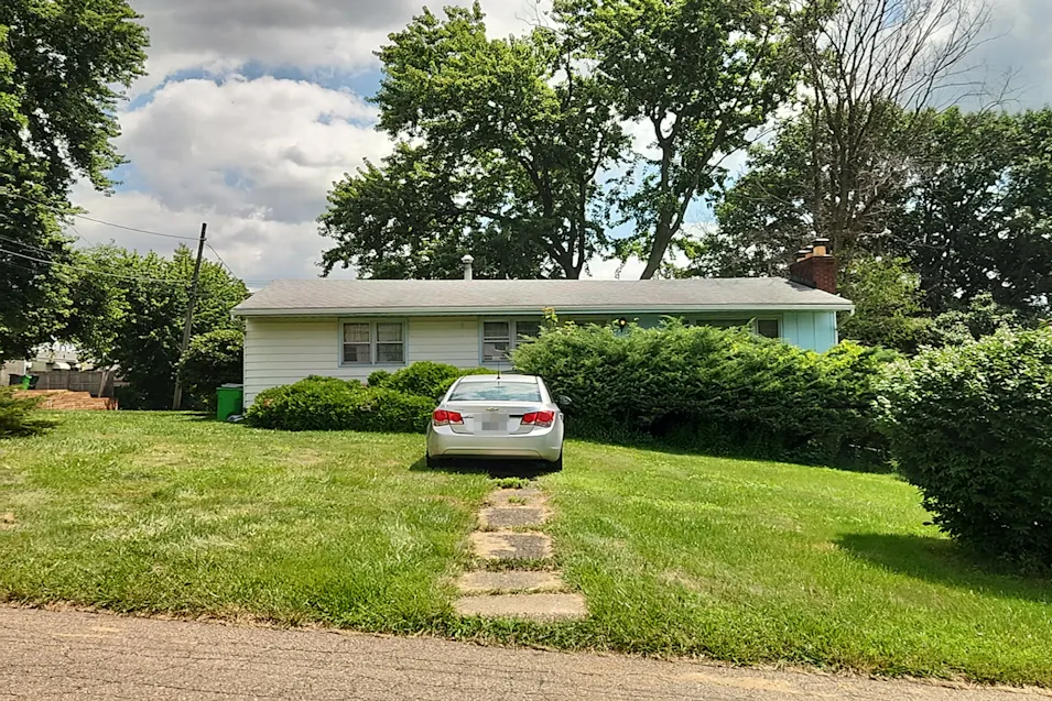 133 22nd St. NW Barberton, OH 44203, Summit County