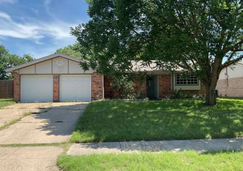 512 Nwsandra Ln Burleson, TX 76028, Johnson County