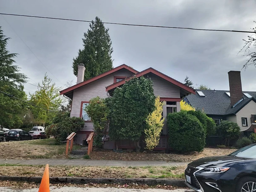 5832 N. Kerby Ave