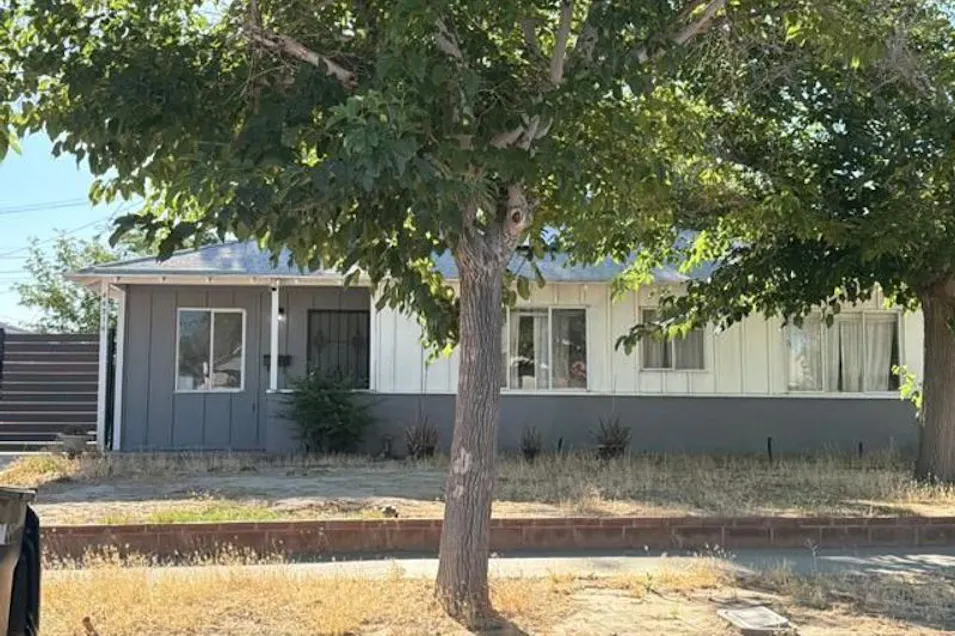 44214 2nd St E Lancaster, CA 93535, Los Angeles County