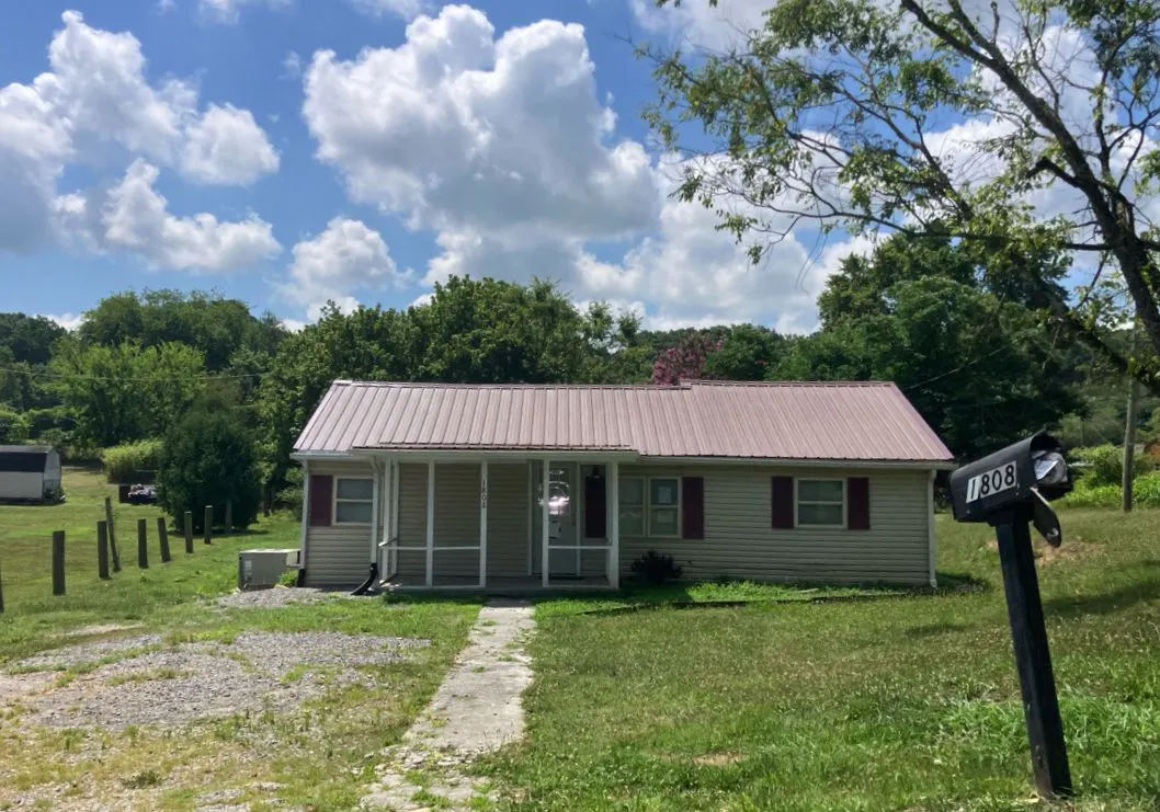 Brook Ave, Maryville, TN 37801