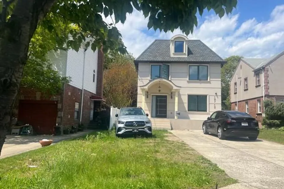 197-13 McLaughlin Avenue, Hollis, NY 11423, Queens County