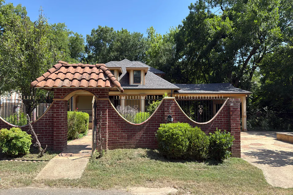 104 E Franklin St Tyler, TX 75702, Smith County