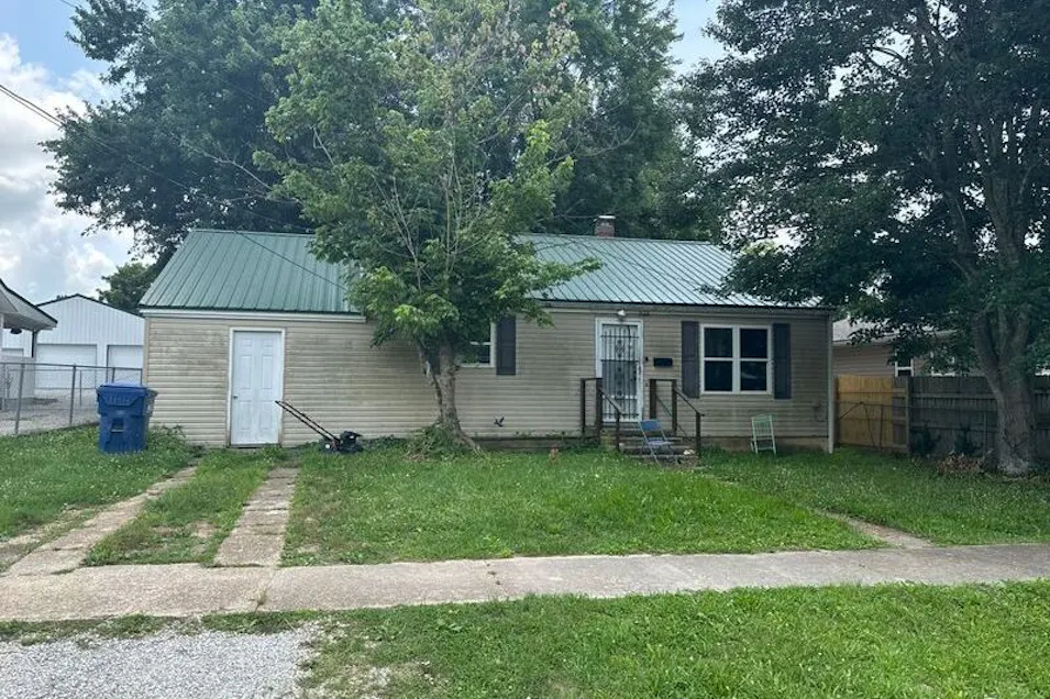 526 Hawthorn St Houston, MO 65483, Texas County