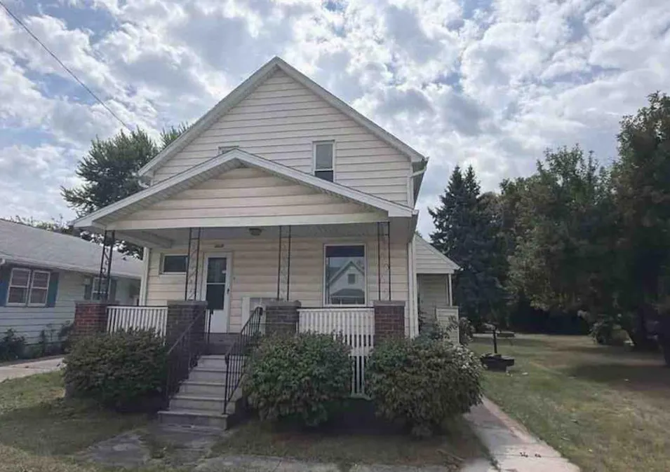 2028 Kosciuszko Ave Bay City, MI 48708, Bay County