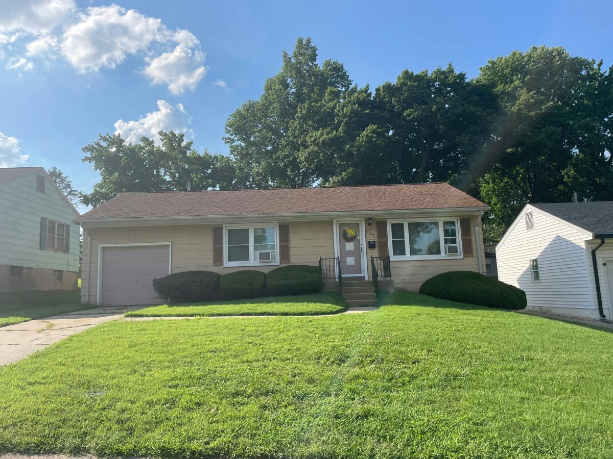 Saint Cyr Dr, Saint Louis, MO 63136