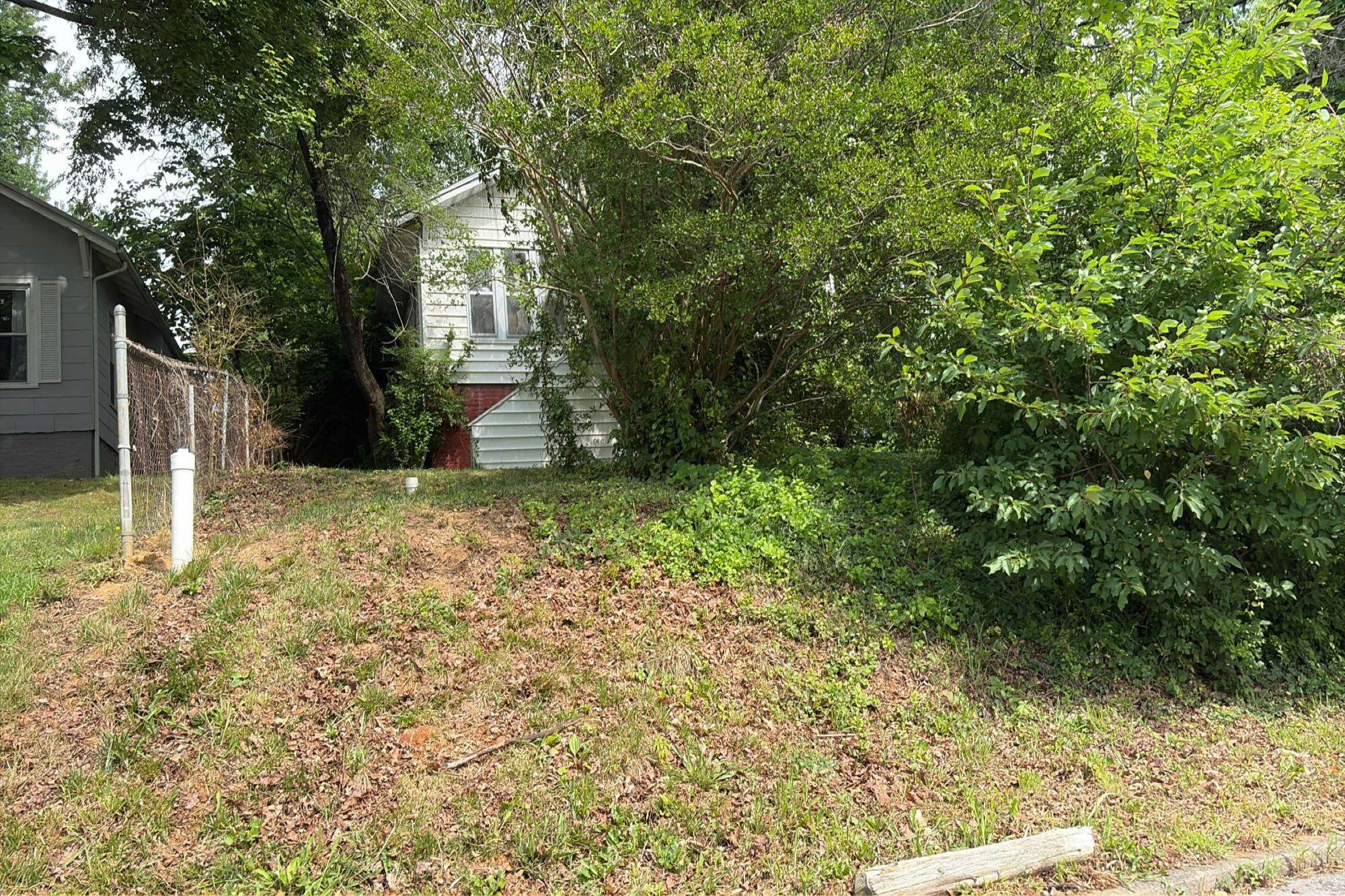 Chilhowie Ave, Johnson City, TN 37601
