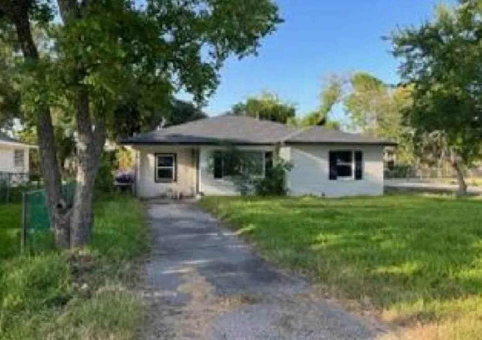 6402 N Ridgecrest Dr Hitchcock, TX 77563, Galveston County