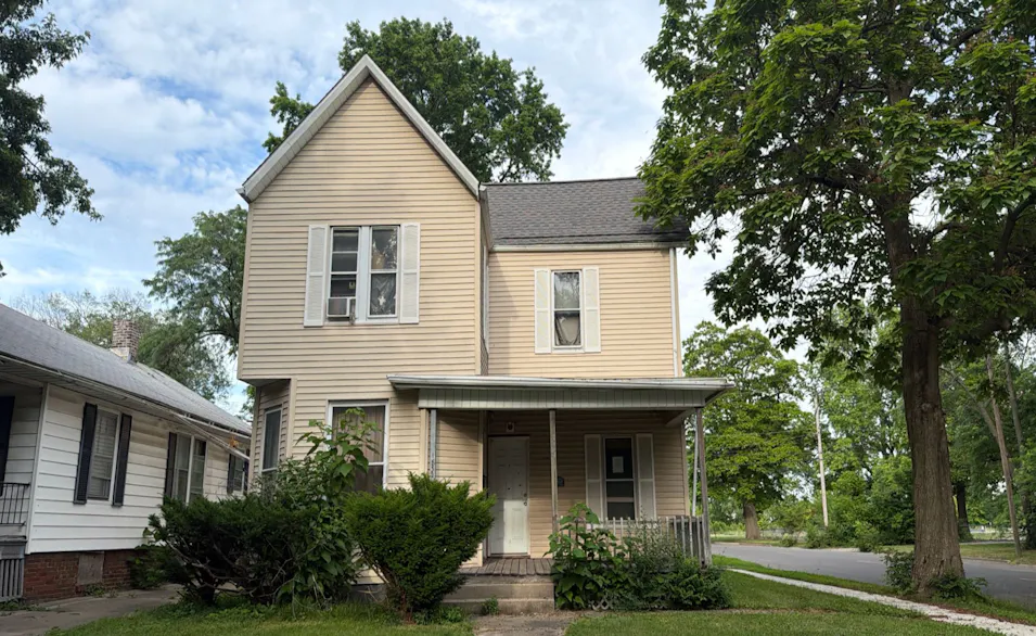 1832 S 7th St Springfield, IL 62703, Sangamon County