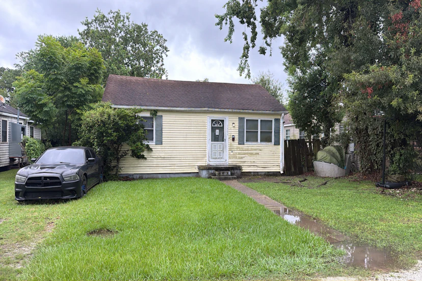 1306 Clay St