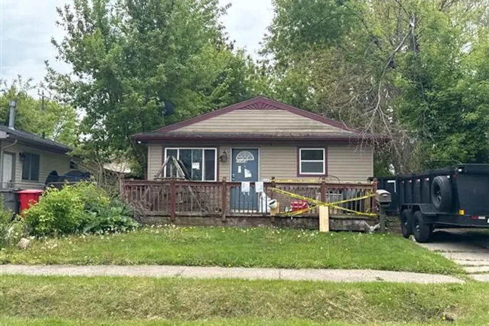 20458 Abrahm St Clinton Township, MI 48035-3434, Macomb County