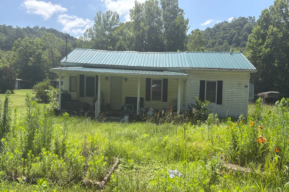 168 Railroad Ave Saint Paul, VA 24283, Russell County