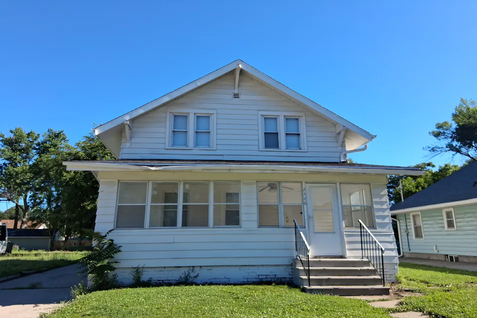 2428 E Walnut St Des Moines, IA 50317, Polk County