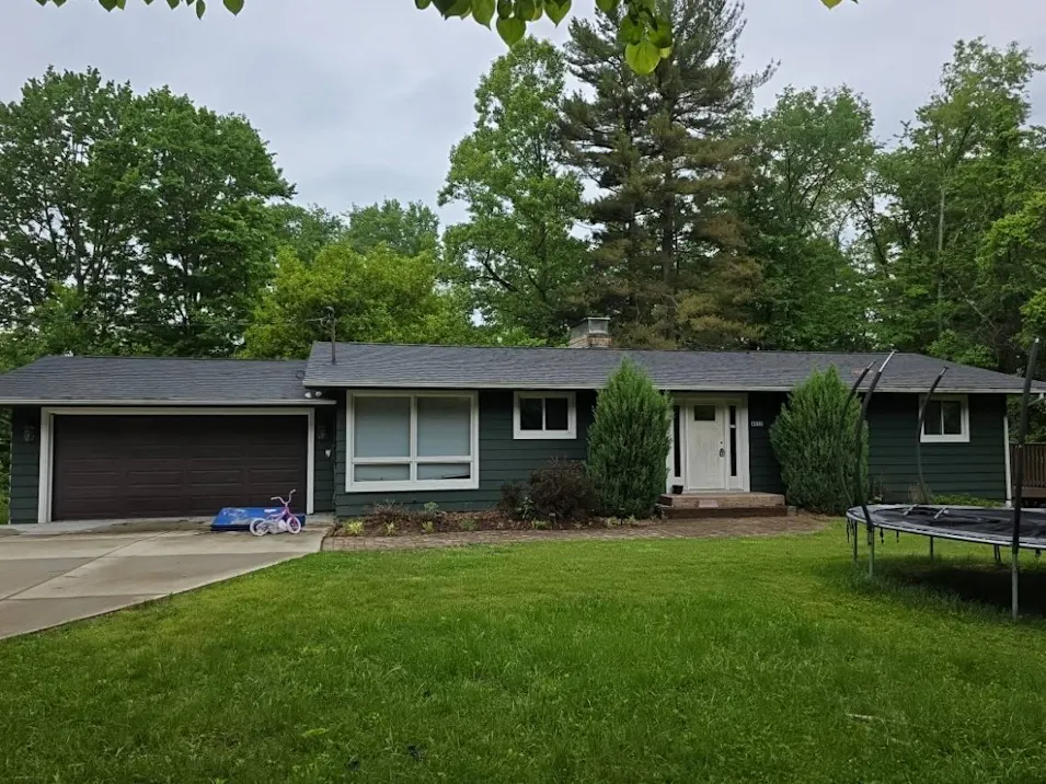 8811 Clinton Road Cambridge, OH 43725, Guernsey County