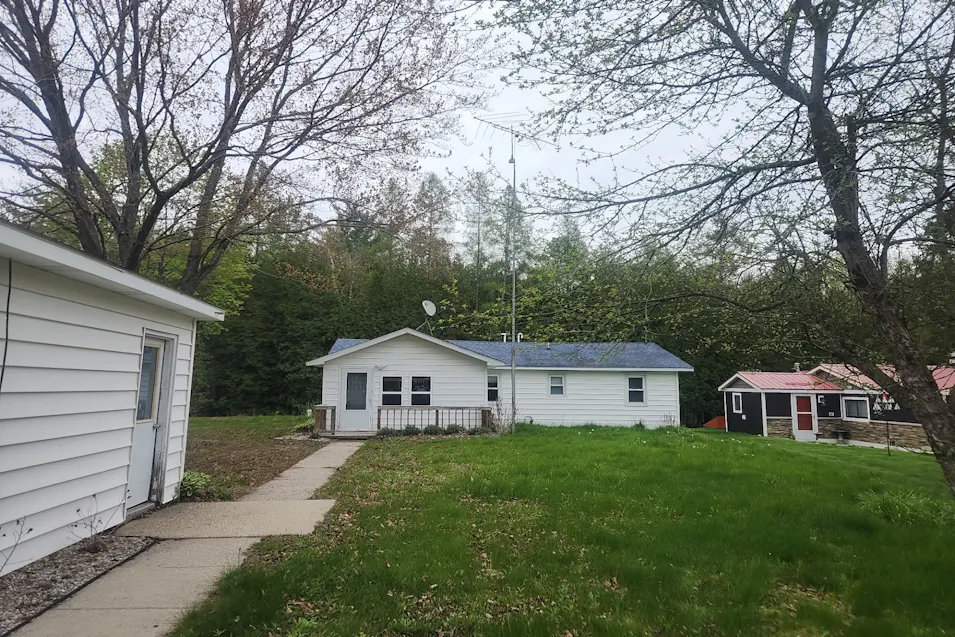 8039 Riley Road Farwell, MI 48622, Clare County