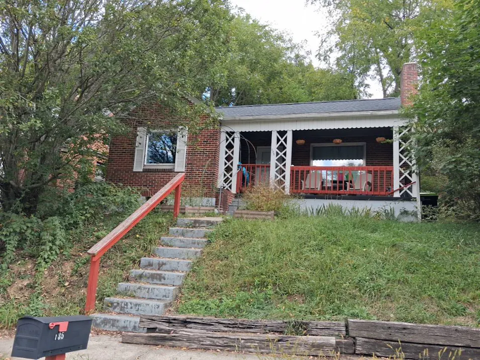 135 S Washington Ave Pulaski, VA 24301, Pulaski County