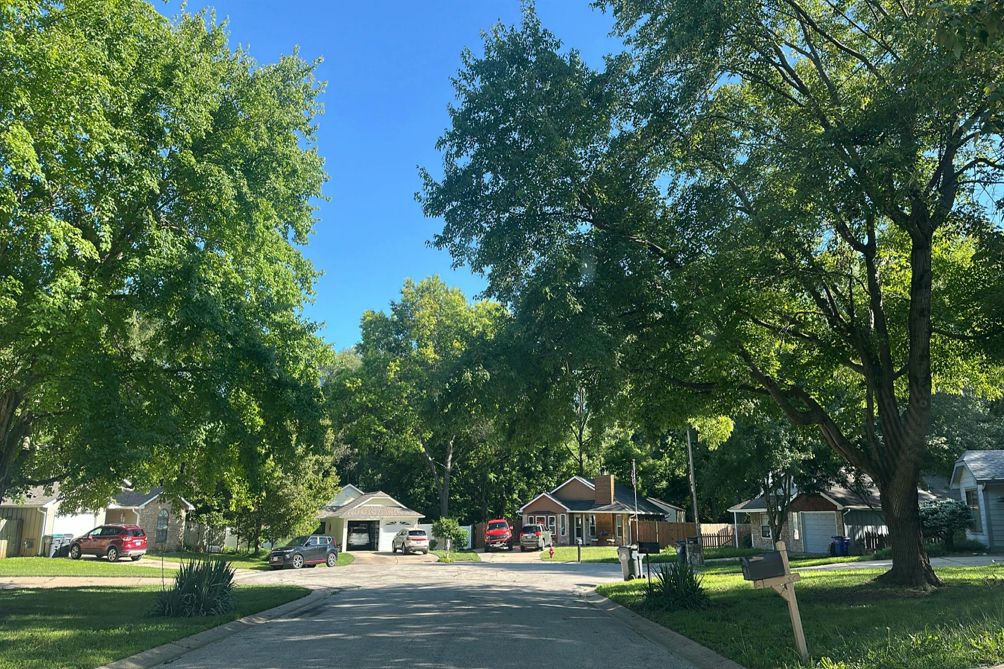 Downing Ct, Blue Springs, MO 64015