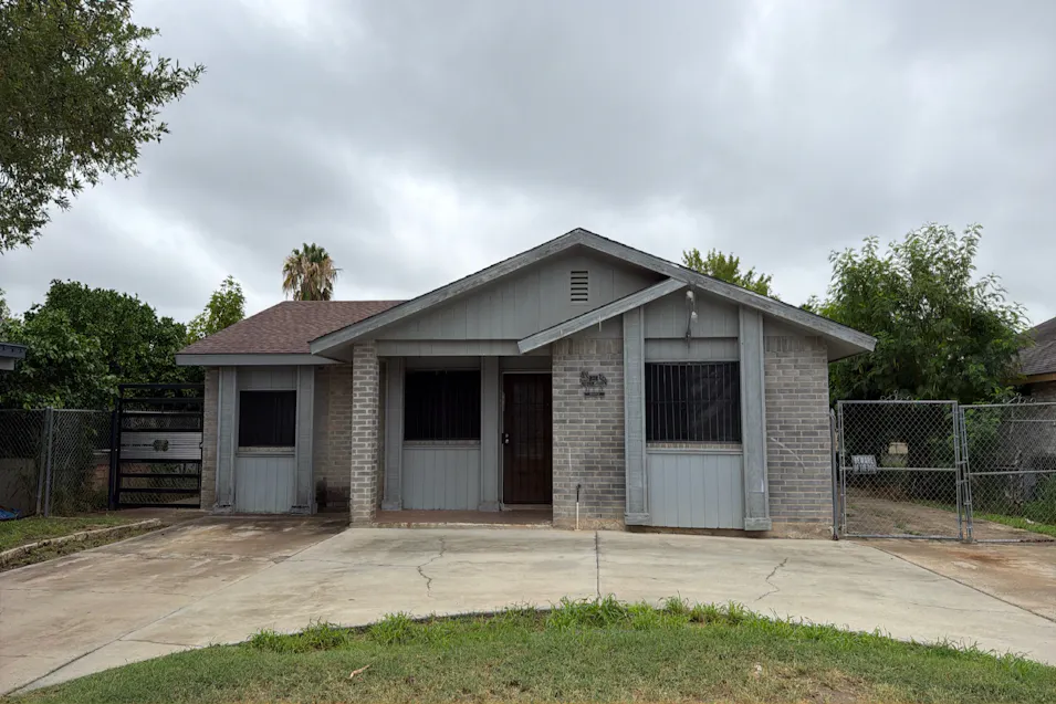 111 Madrid Drive Laredo, TX 78040, Webb County