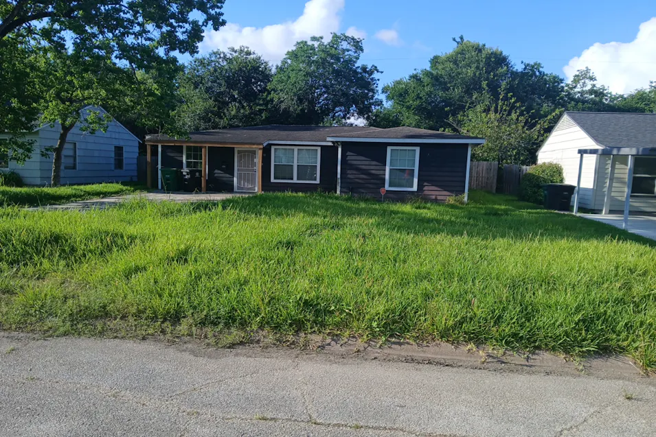 5215 Myrtlewood St Houston, TX 77033, Harris County