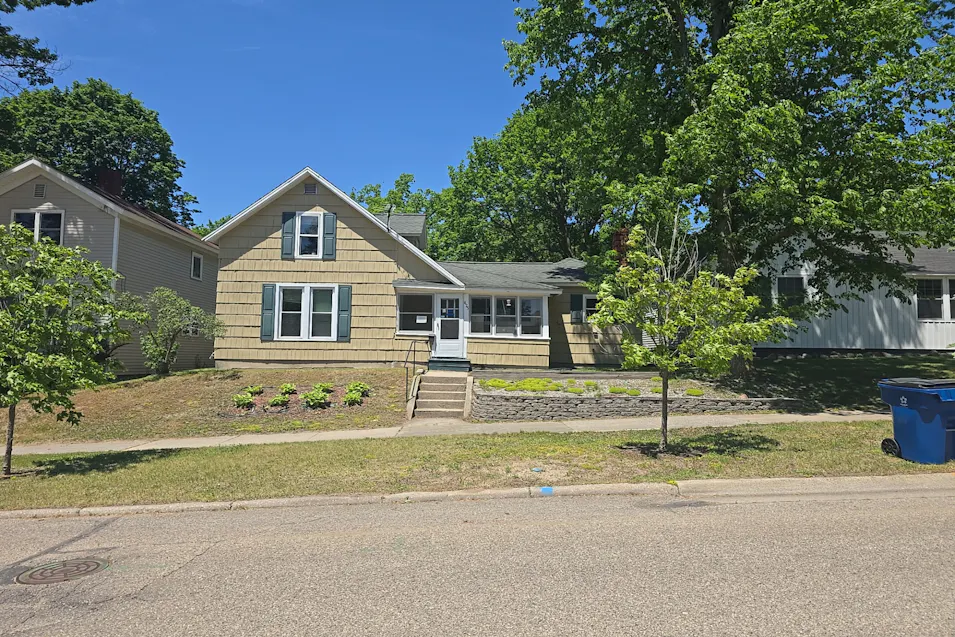 425 Howard St Cadillac, MI 49601, Lake County