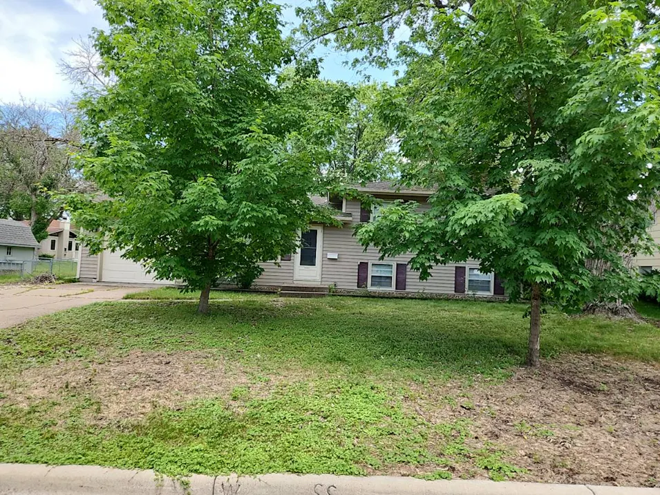 3872 Hillsboro Av N New Hope, MN 55427, Hennepin County