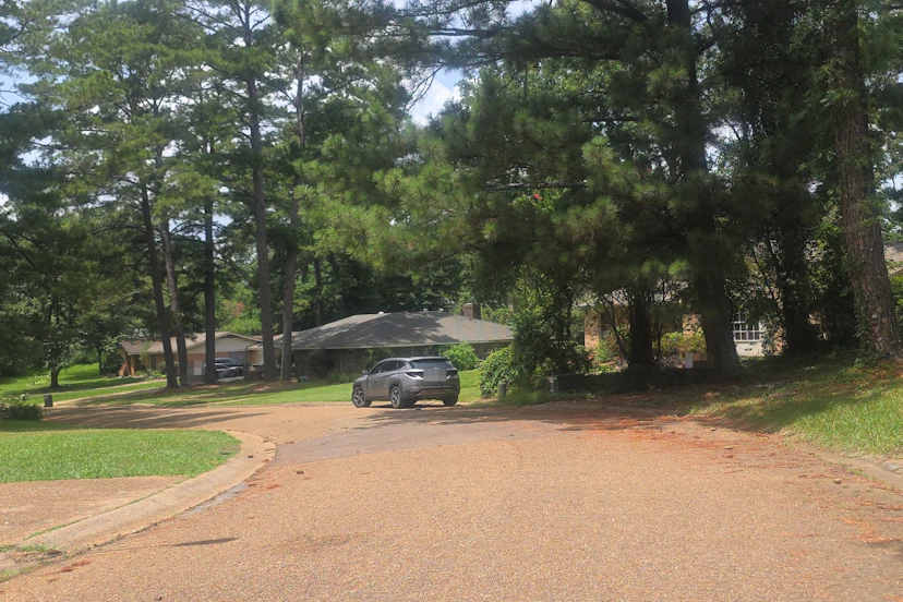 6019 Lake Trace Cir