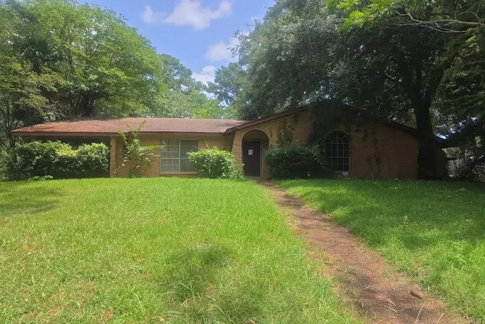 6019 Lake Trace Cir Jackson, MS 39211, Hinds County