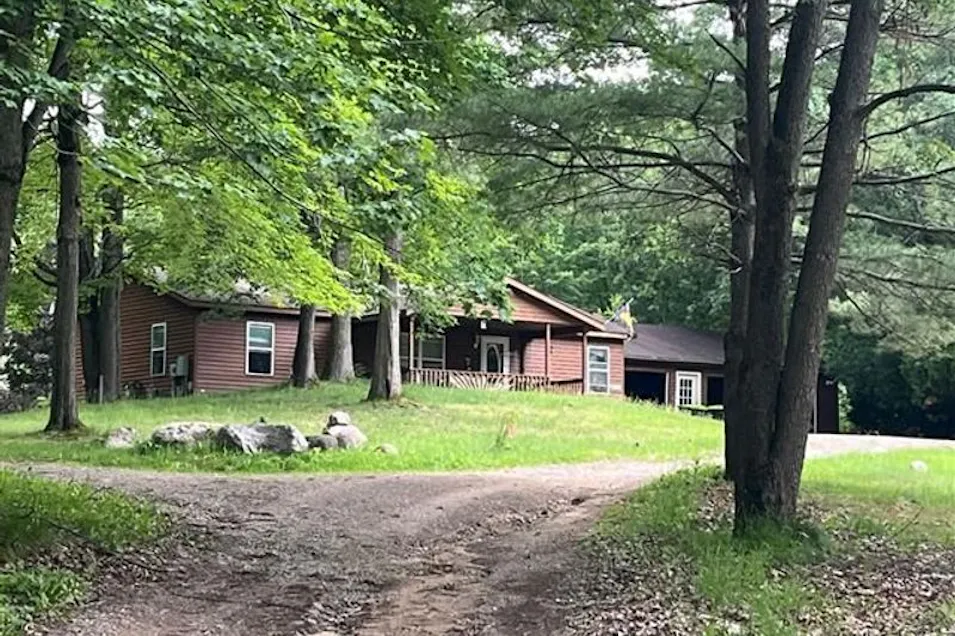 942 Clare Ave Harrison, MI 48625, Clare County
