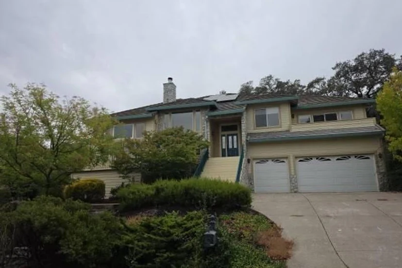 2120 Moonstone Circle