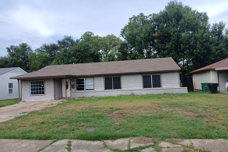 5723 Belcrest St Houston, TX 77033, Harris County
