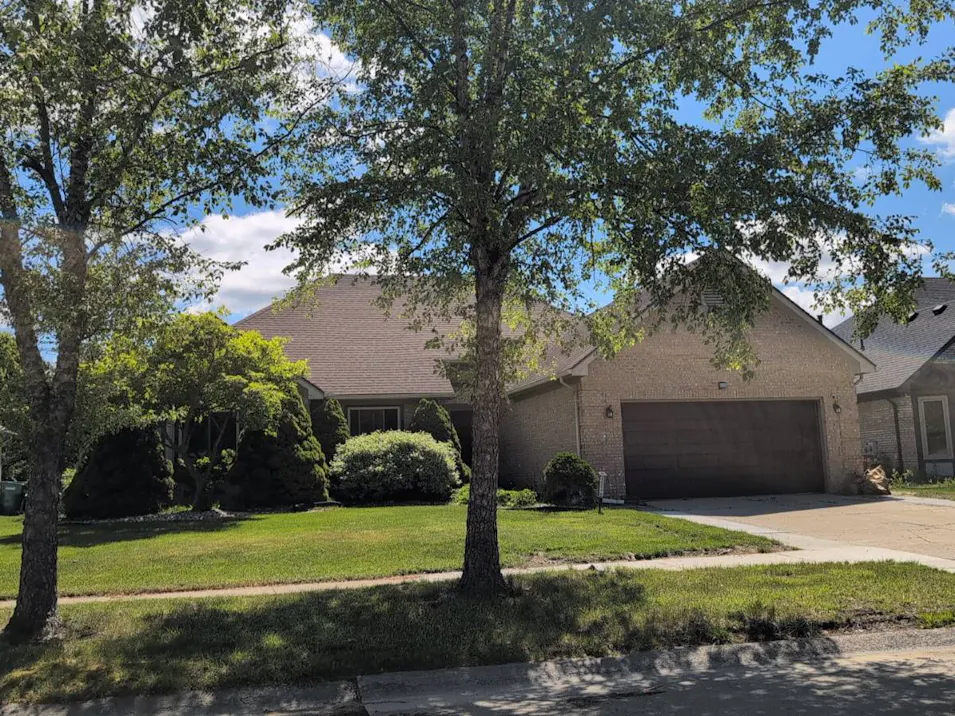 48246 Tonawonda Dr Macomb, MI 48044, Macomb County