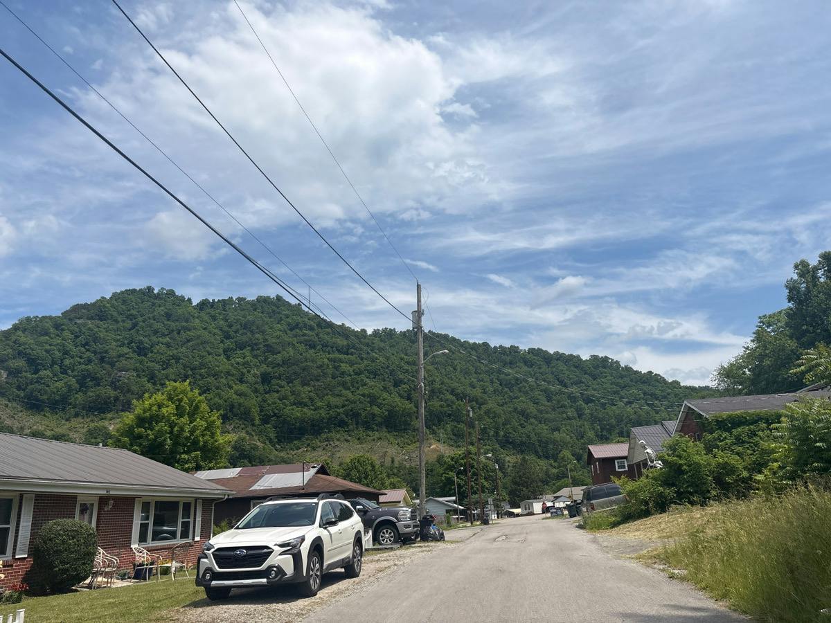 5th St, Elkhorn City, KY 41522