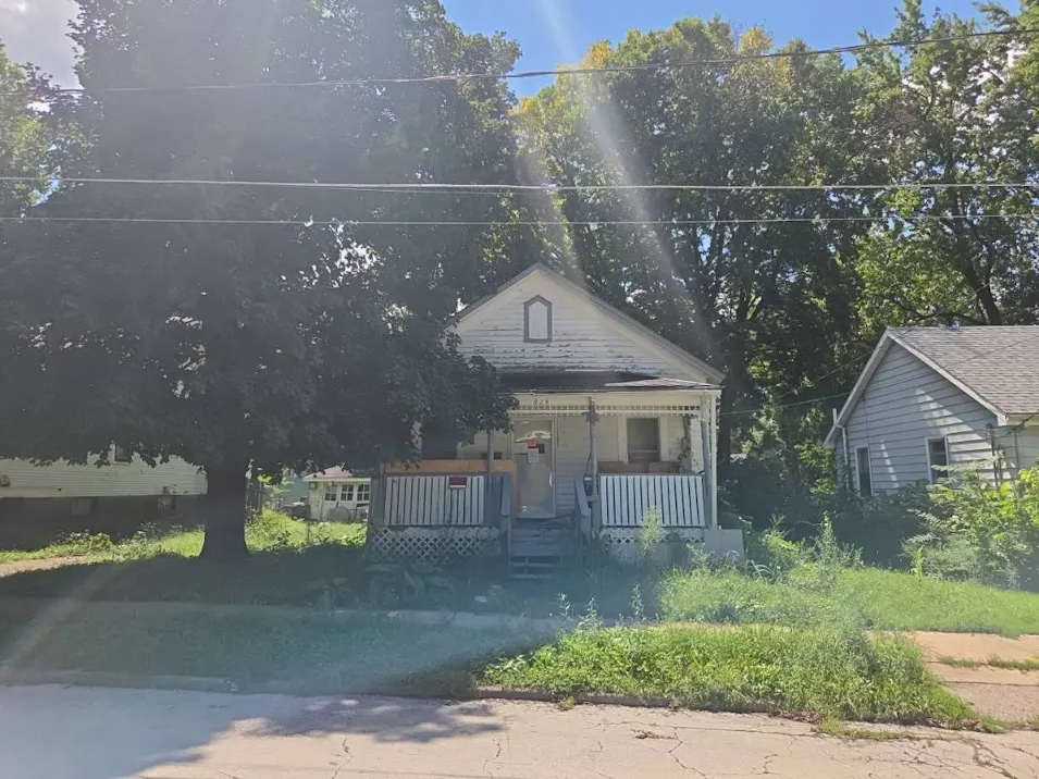 924 W Grove St Bloomington, IL 61701, McLean County