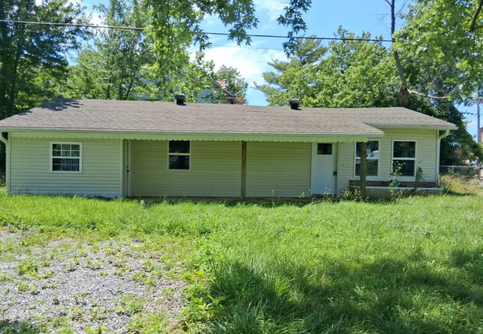220 E Highway B Raymondville, MO 65555, Texas County