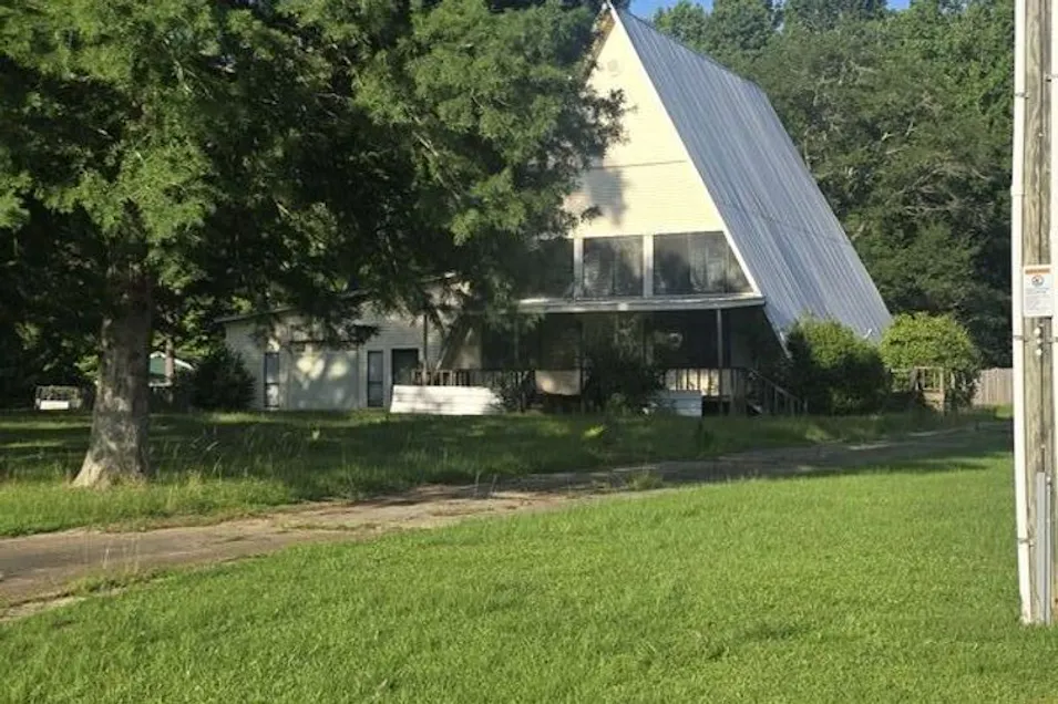 10200 Hillview Dr Daleville, MS 39326, Lauderdale County