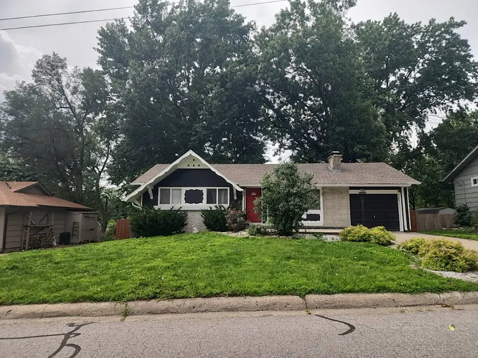 1212 Old Manor Road Liberty, MO 64068, Clay County
