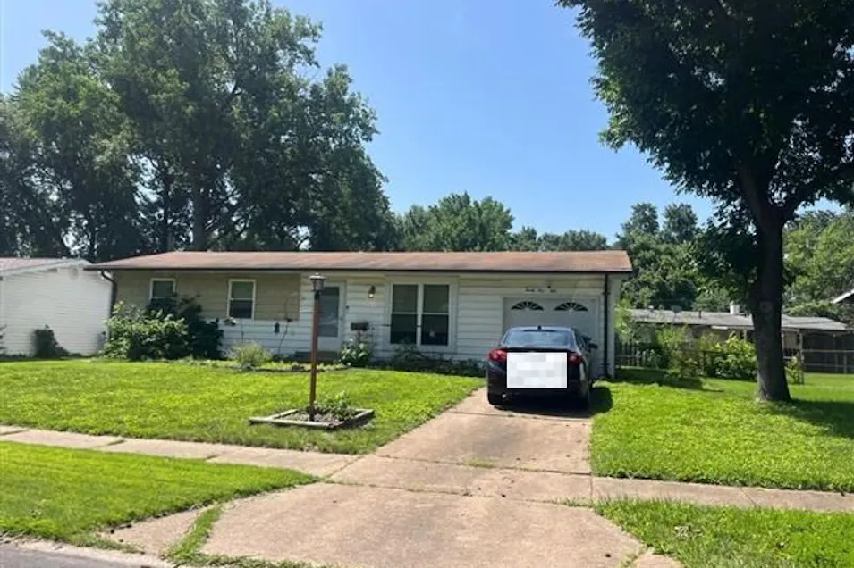 2150 N Pointe Ln Florissant, MO 63031, St. Louis County
