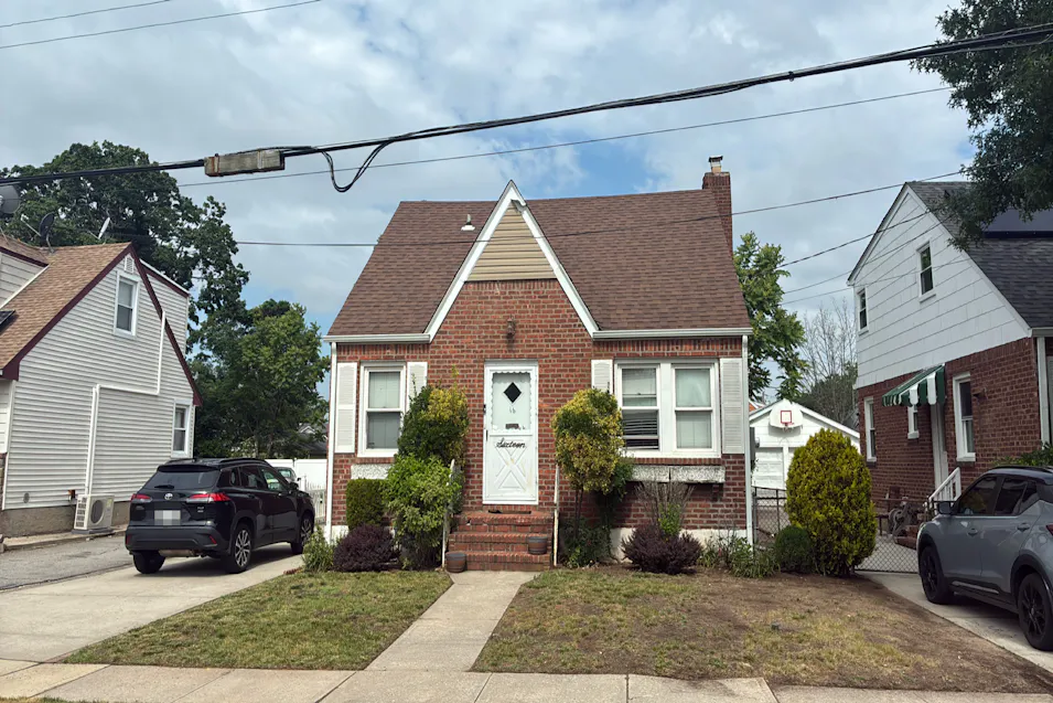 16 Laurel Place Valley Stream, NY 11580, Nassau County