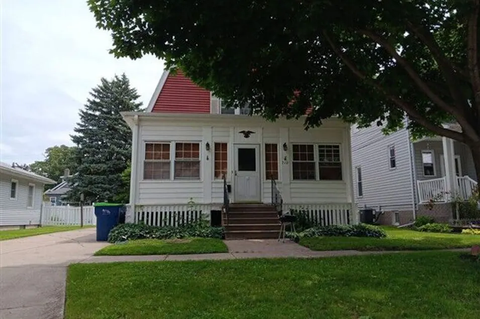 710 N Linn St Bay City, MI 48706, Bay County