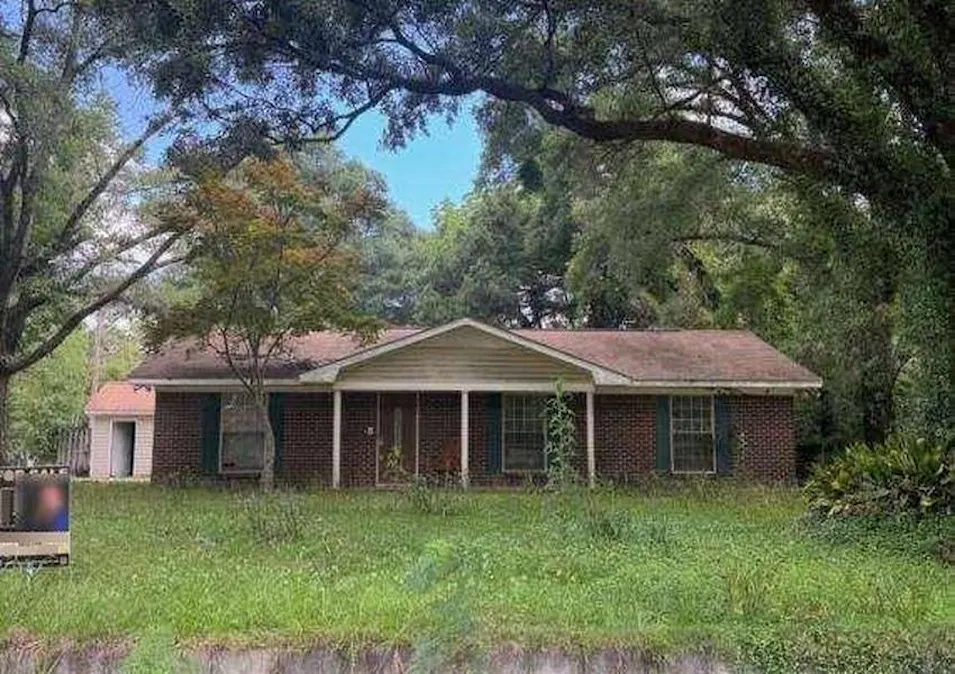 7030 Laverne Dr S Mobile, AL 36618, Mobile County