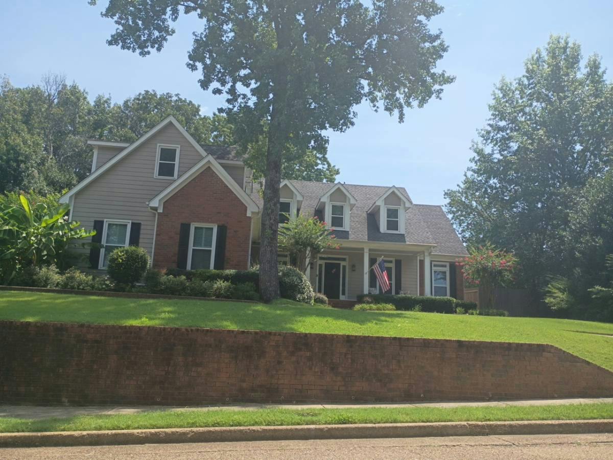 Walnut Leaf Dr, Cordova, TN 38018