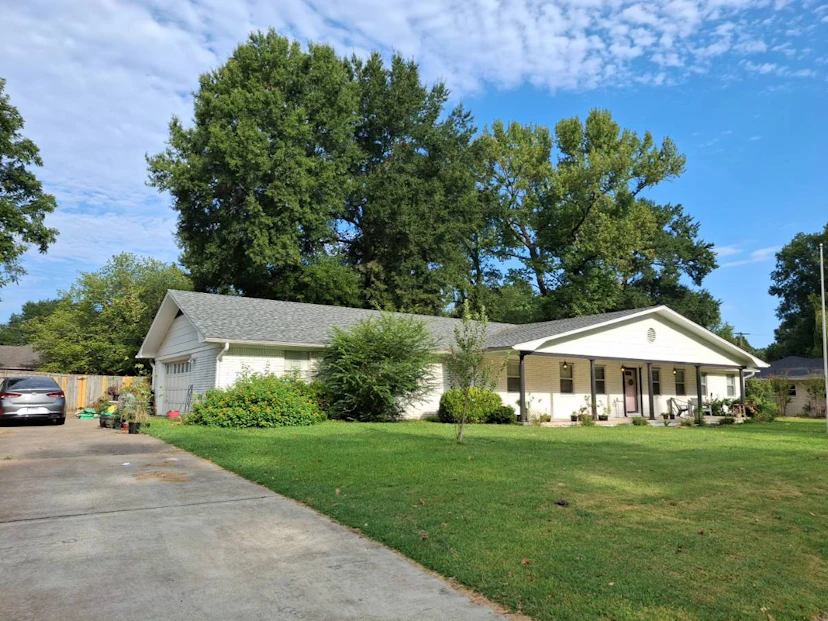 11 Deerwood Dr
